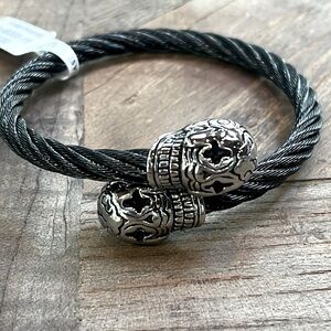 Steel Hearts Calavera Skull Open
Bangle Bracelet